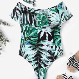 Women’s plus size (2x/16) one piece bathing suit
